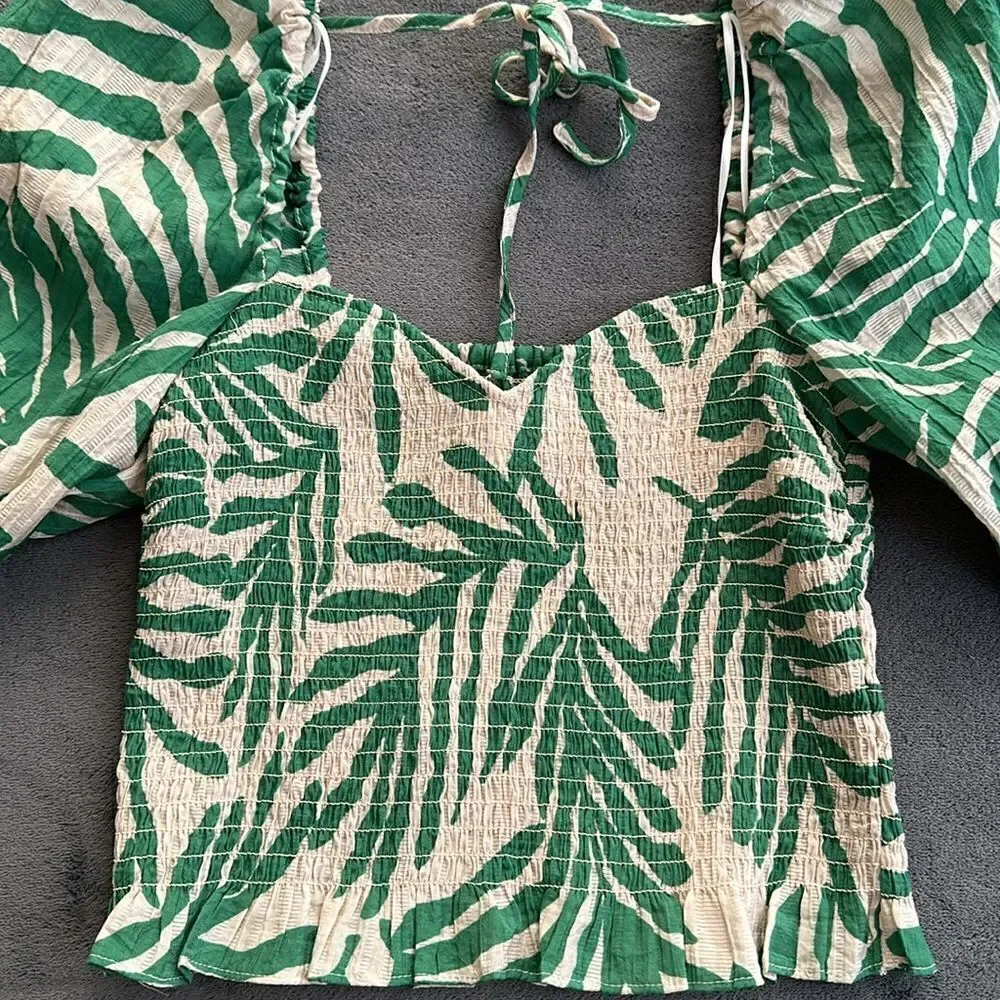 New H&M Light Beige Green Leaf Pattern Smock Top Size XS